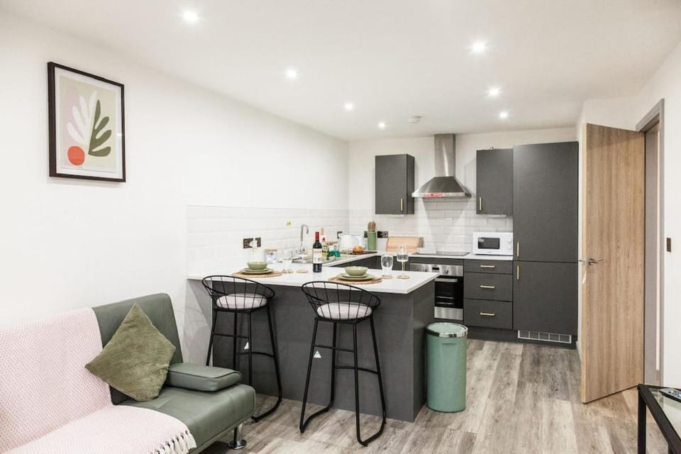 Kitchen or kitchenette, Food and drinks, Dining area, Food, dishwasher, oven