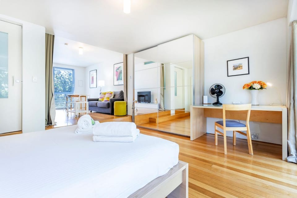 Cottesloe Tree Top Studio Apartment in Perth