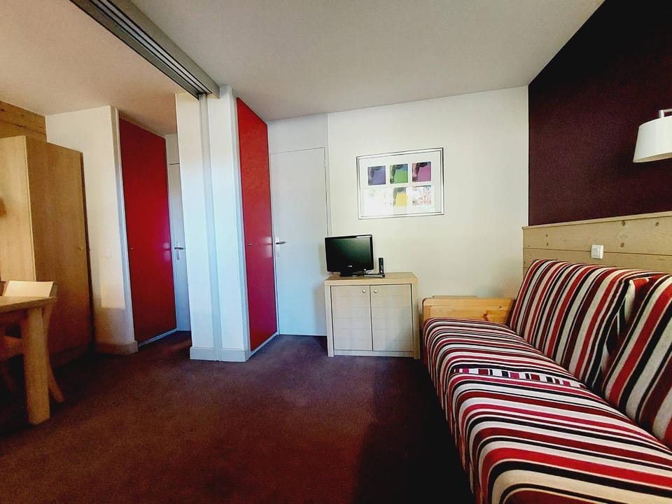 Confort et charme avec accès piscine à La Plagne - FR-1-351-265 Apartment in Mâcot-la-Plagne