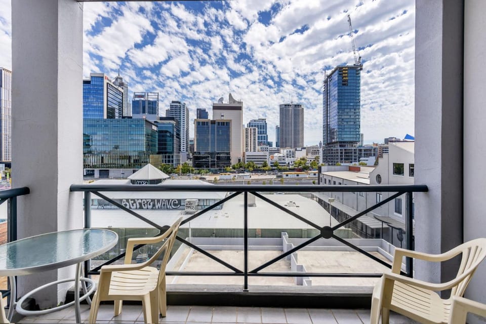 Balcony/Terrace, City view