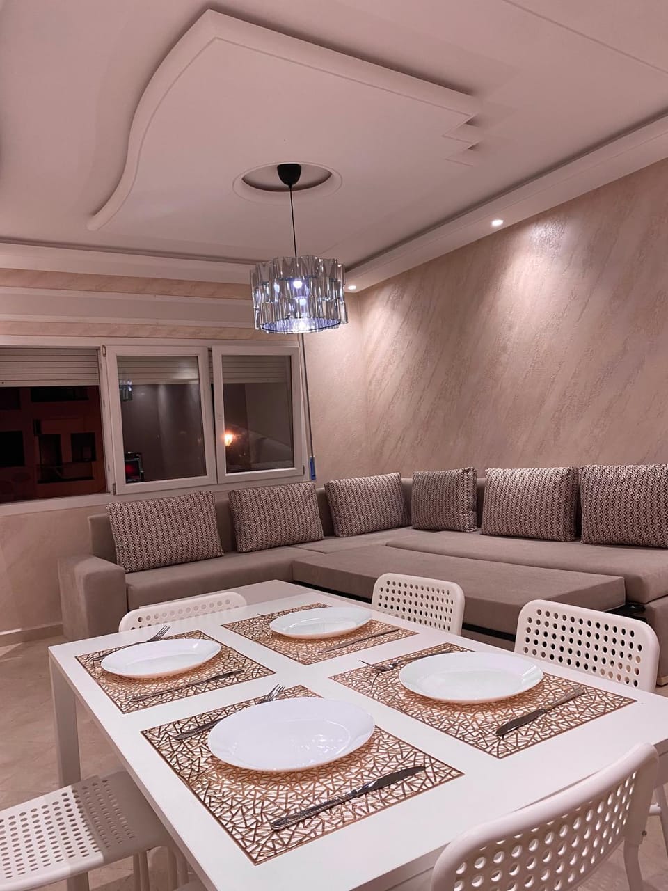 Living room, Seating area, Dining area