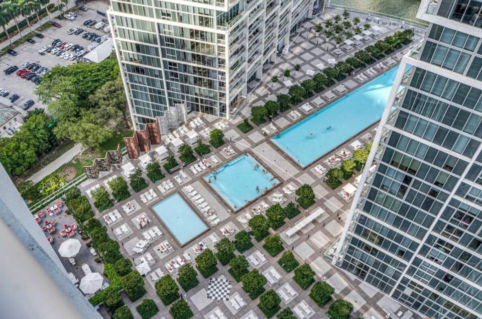 W hotel High end ocean view 2 bedroom at icon brickell Apartment in Brickell