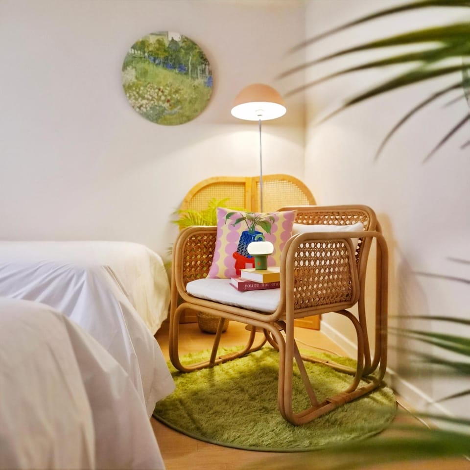 Seating area, Bedroom