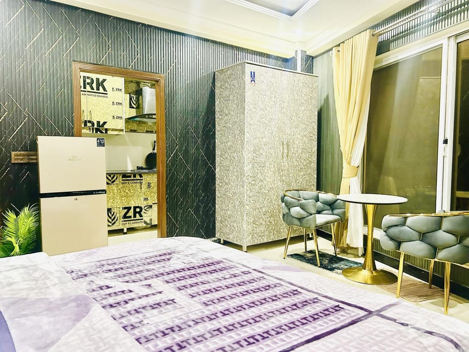Crown Inn Apartment in Punjab