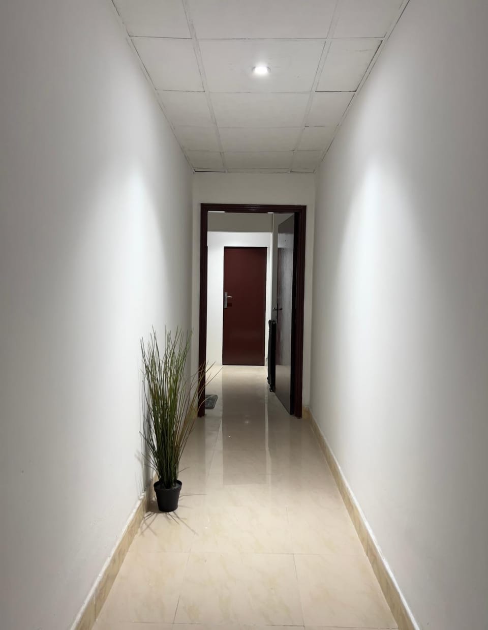 Mens Luxury single room in sharjah Apartment in Al Sharjah