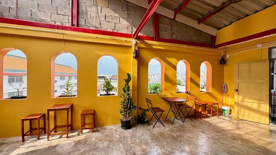 Baan PadSeeEw - Rooftop Riverview 2nd floor Apartment in Bangkok