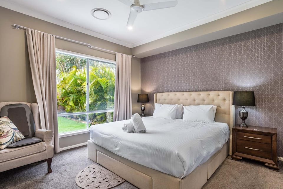 Bed, Bedroom
