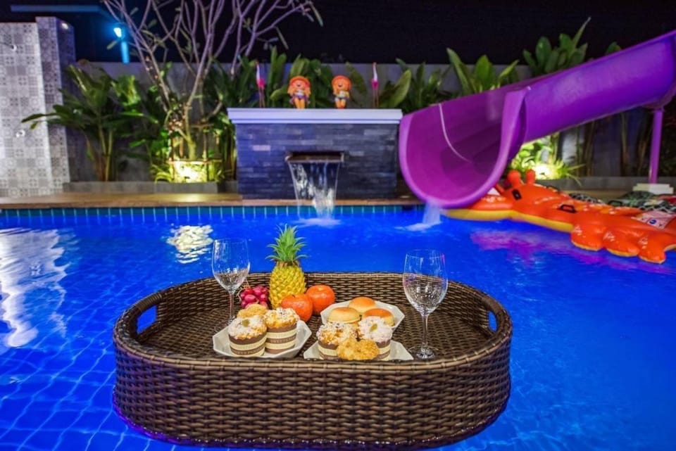 Pool view, Swimming pool