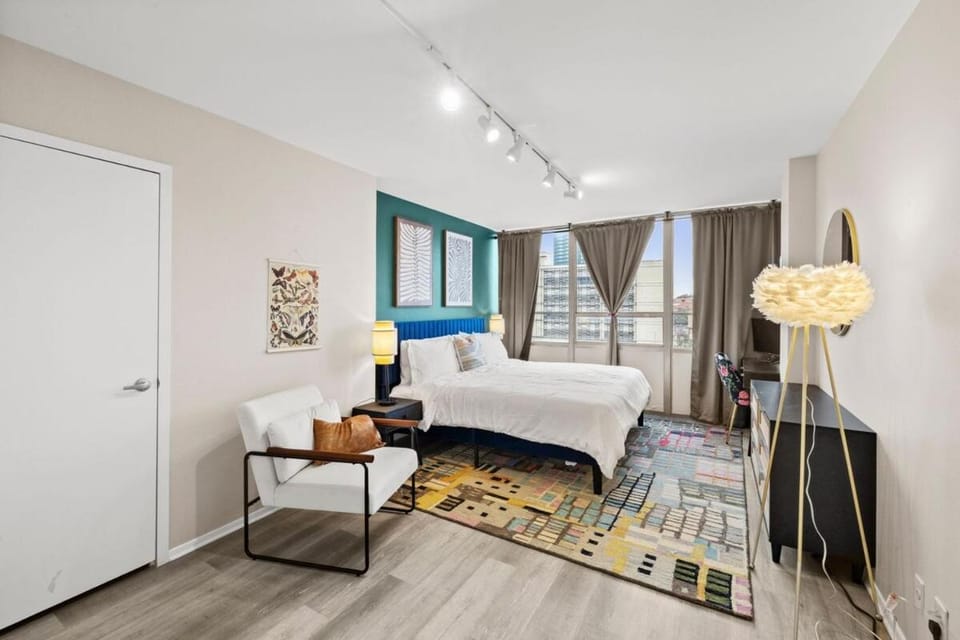 Downtown, pet friendly, quiet with 1Gb wifi Apartment in Austin