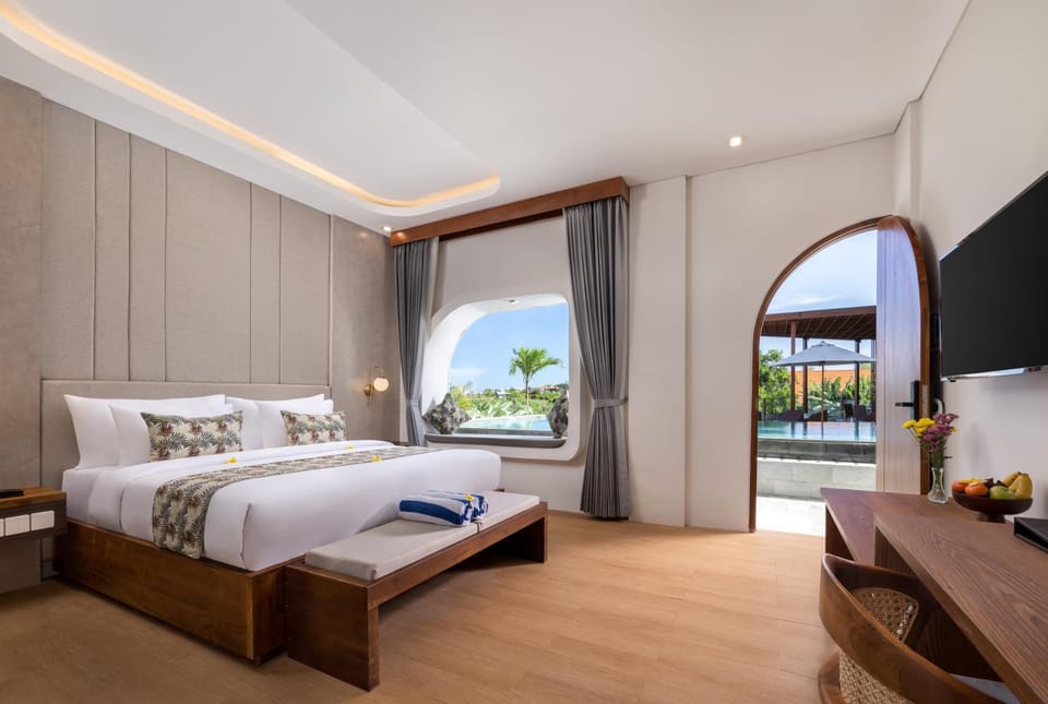 Bed, View (from property/room), Bedroom, Pool view