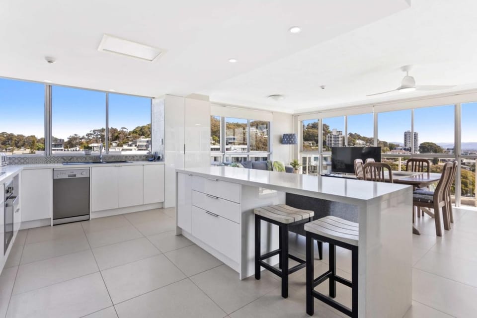 View (from property/room), Kitchen or kitchenette, Dining area