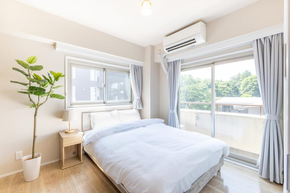 Parkview, 3min by Train to Shibuya, 5min by Train to Shinjuku Apartment in Shibuya