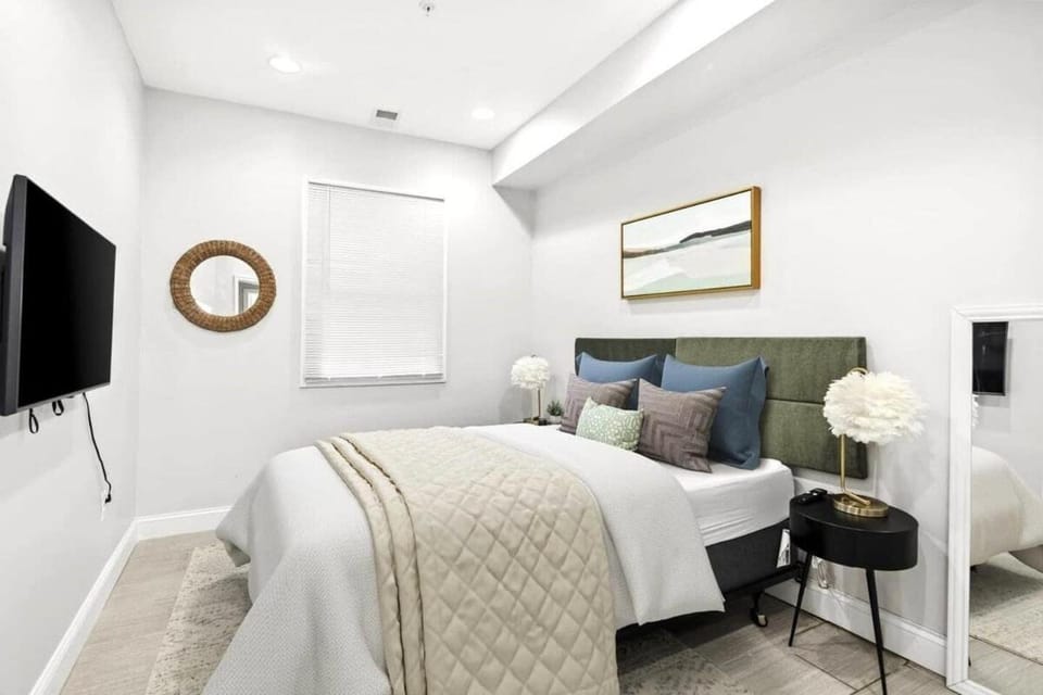 Luxury 3BR & Parking in Central DC - Steps to Metro Apartment in District of Columbia