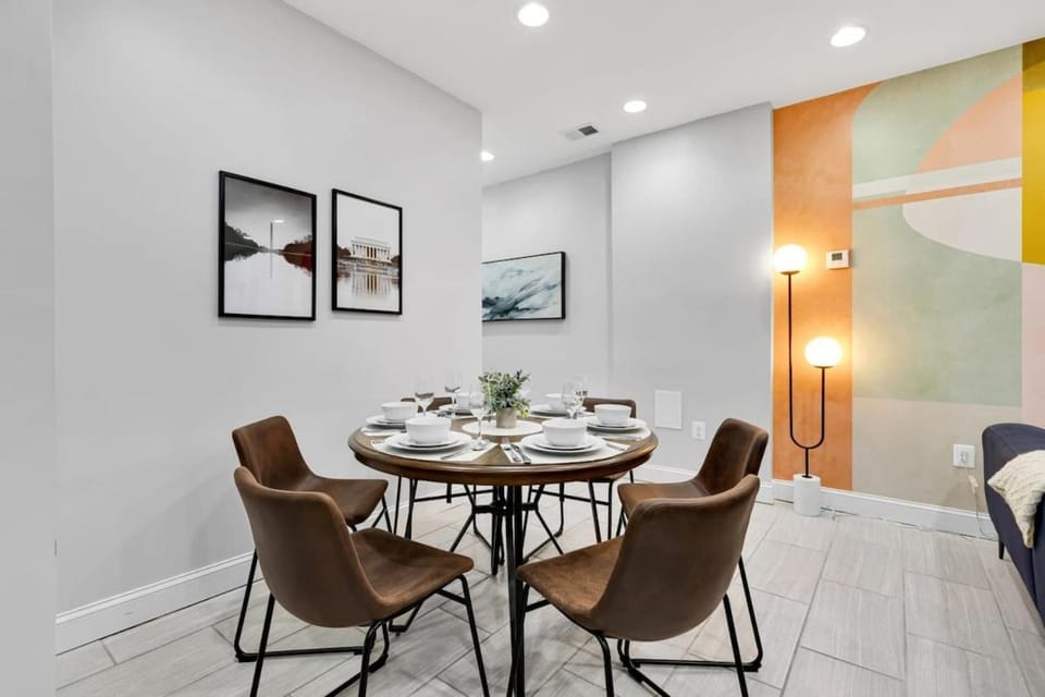 Luxury 3BR & Parking in Central DC - Steps to Metro Apartment in District of Columbia
