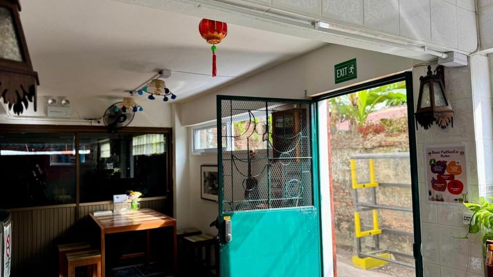 Baan PadSeeEw - Rooftop Riverview 4th floor Apartment in Bangkok