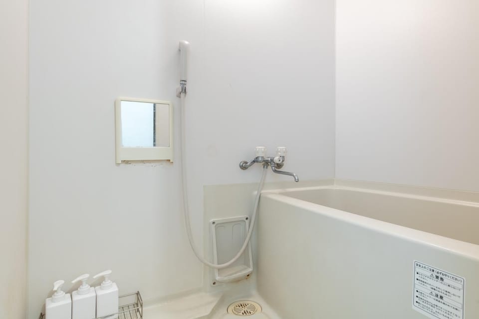 Max 9 people 8 minutes from Shibuya 5 minutes from Shinjuku 1 minute from Harajuku 4 minutes walk from the station Room Sakura Apartment in Shibuya
