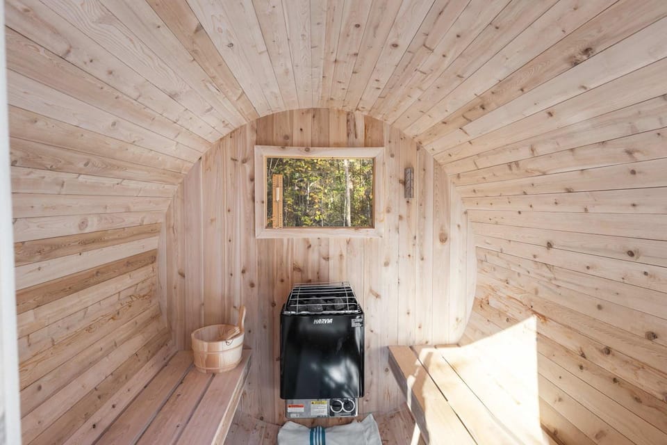 Spa and Sauna - Riverside - Brand New- SKOV Chalets Chalet in Quebec