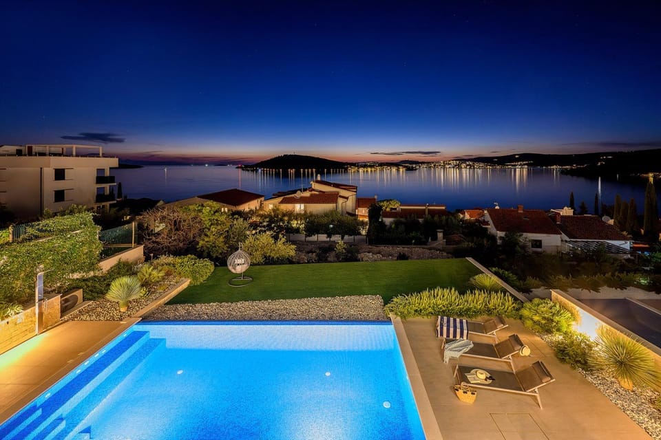 NEW, Luxury Villa for 8 with Heated Pool & Spectacular Sea Views Villa in Šibenik-Knin County, Croatia