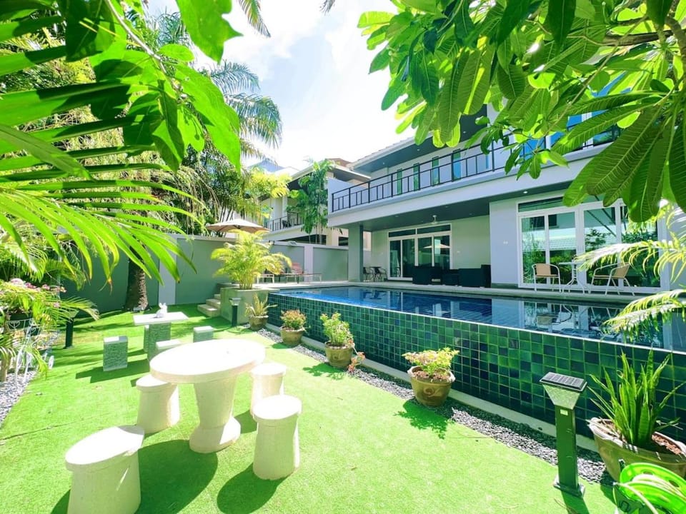 Property building, Garden, Garden view, Pool view