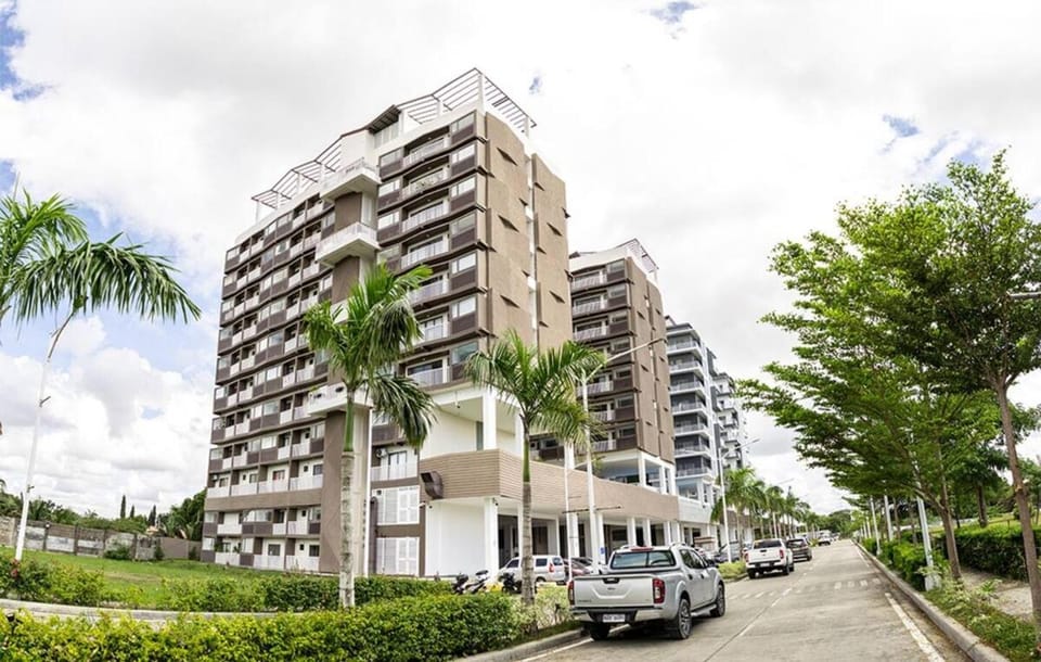 Crowned Comfort 2BR Iloilo City Apartment in Iloilo City