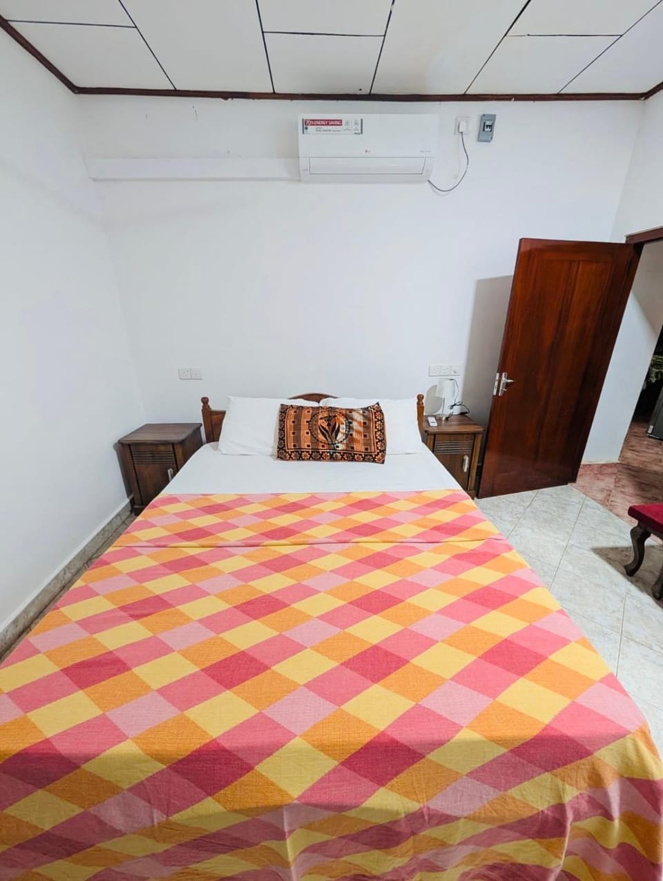 Bedroom, air conditioner