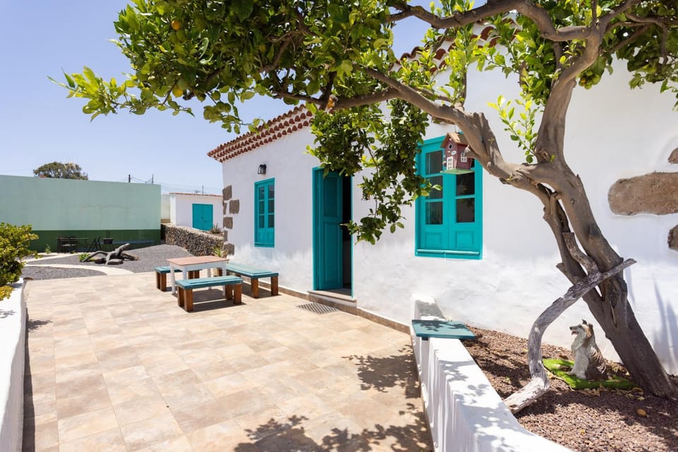 Home2Book Rural House with Private Pool & BBQ House in Santa Cruz de Tenerife