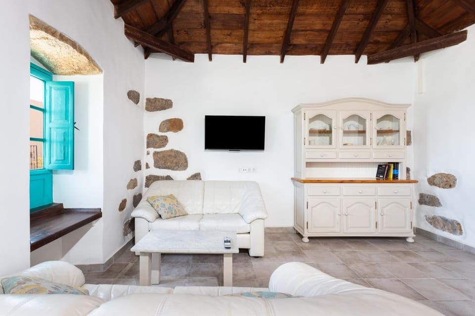 Home2Book Rural House with Private Pool & BBQ House in Santa Cruz de Tenerife