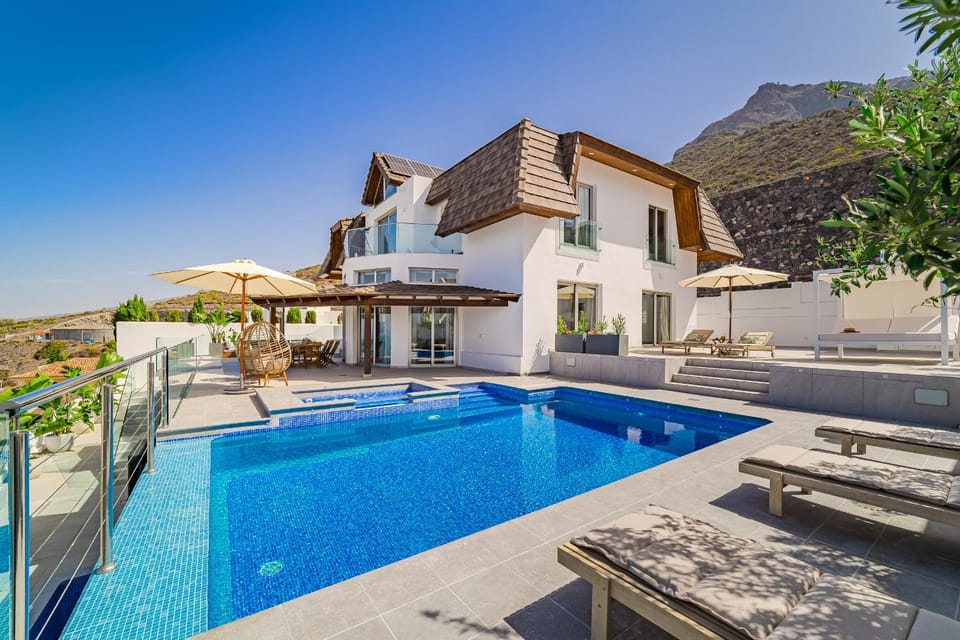 Property building, Pool view, Swimming pool