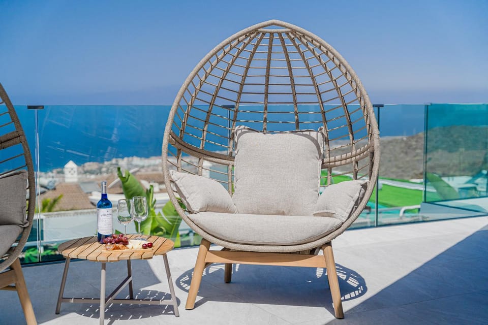 View (from property/room), Balcony/Terrace, Sea view, sunbed