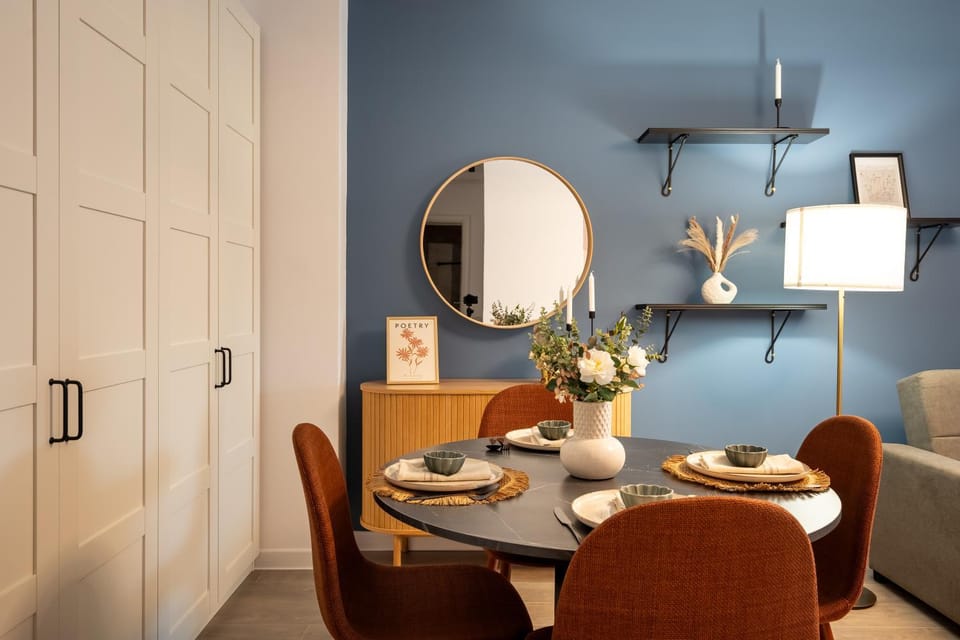 Living room, Seating area, Dining area