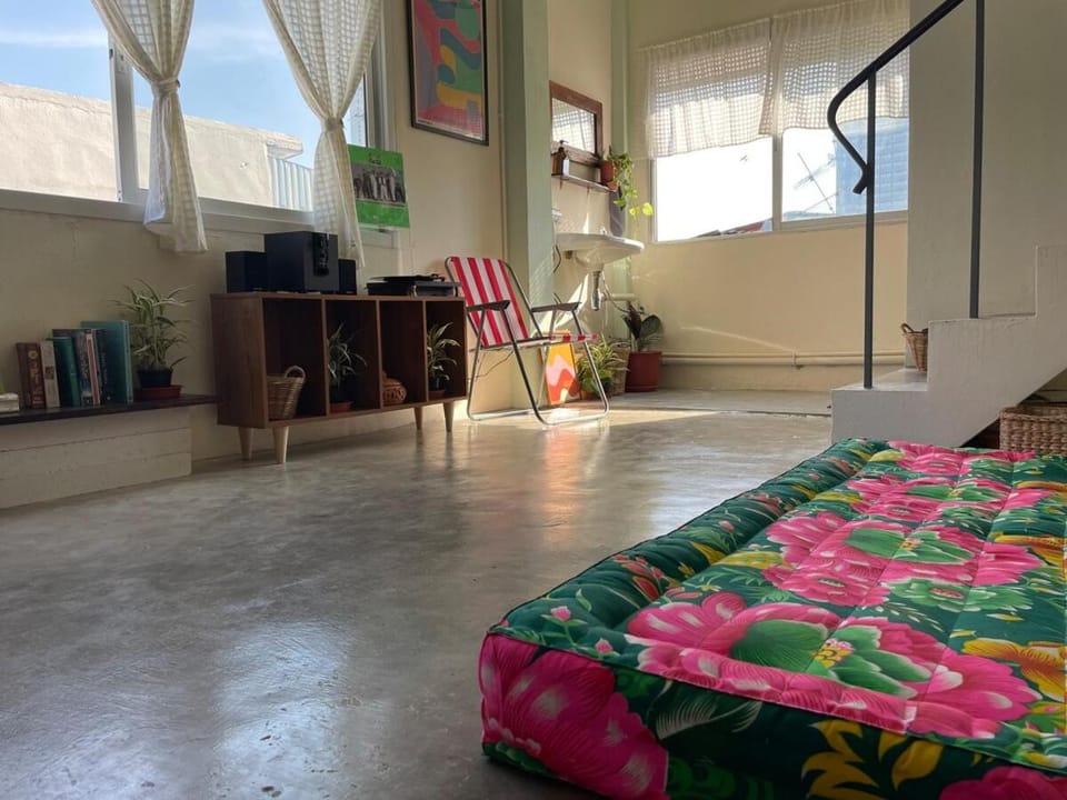 Baan KhaoSoi - Rooftop House in Talad Noi Apartment in Bangkok