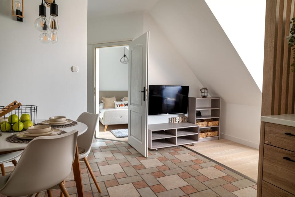 Communal lounge/ TV room, TV and multimedia, Kitchen or kitchenette, Living room, Seating area, Dining area, Evening entertainment
