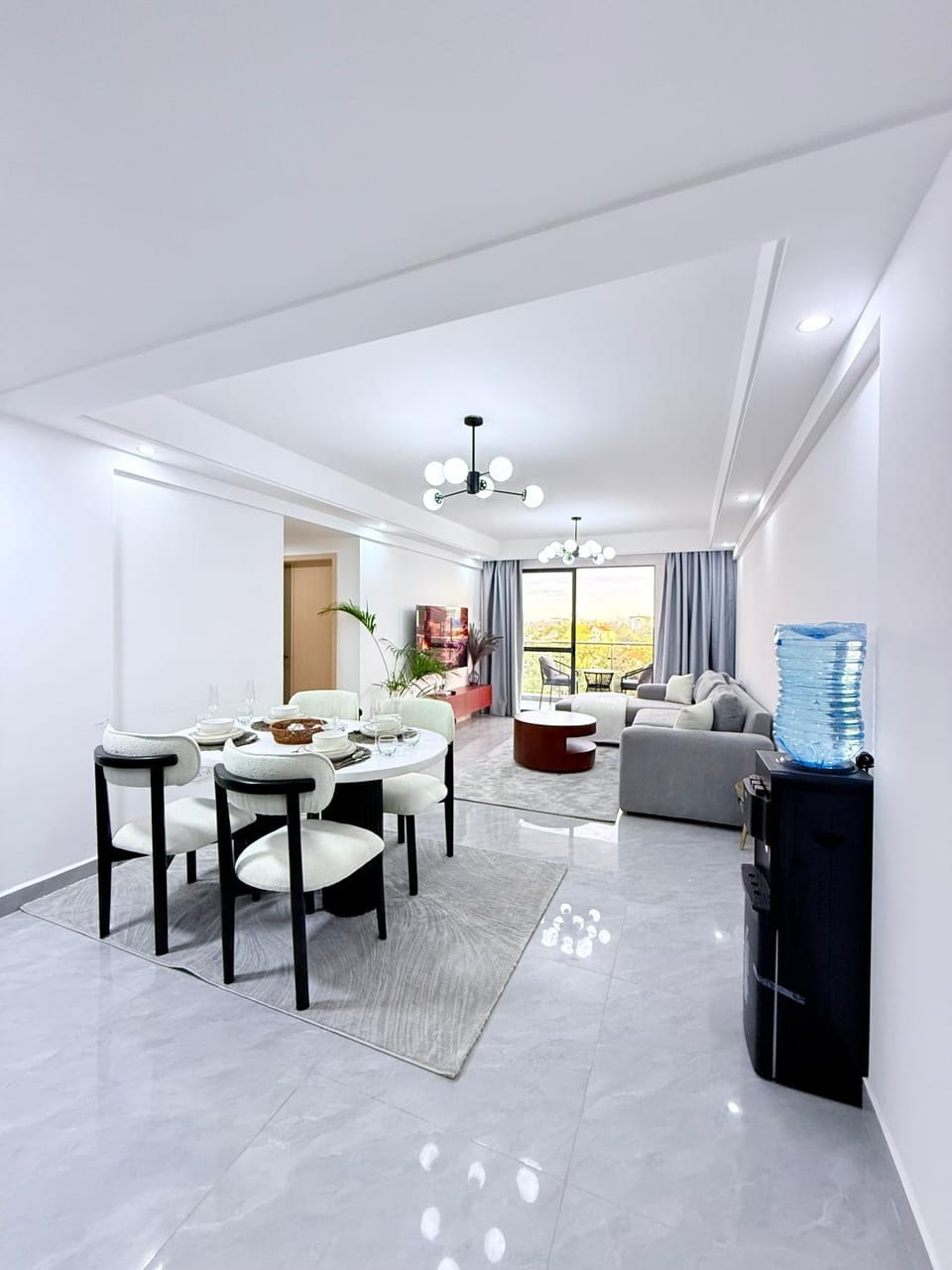 Pearl Luxe Homes at Orchid Residency - Spacious 2BR in Westlands With Pool, Gym, Rooftop views & breakfast café Apartment in Nairobi