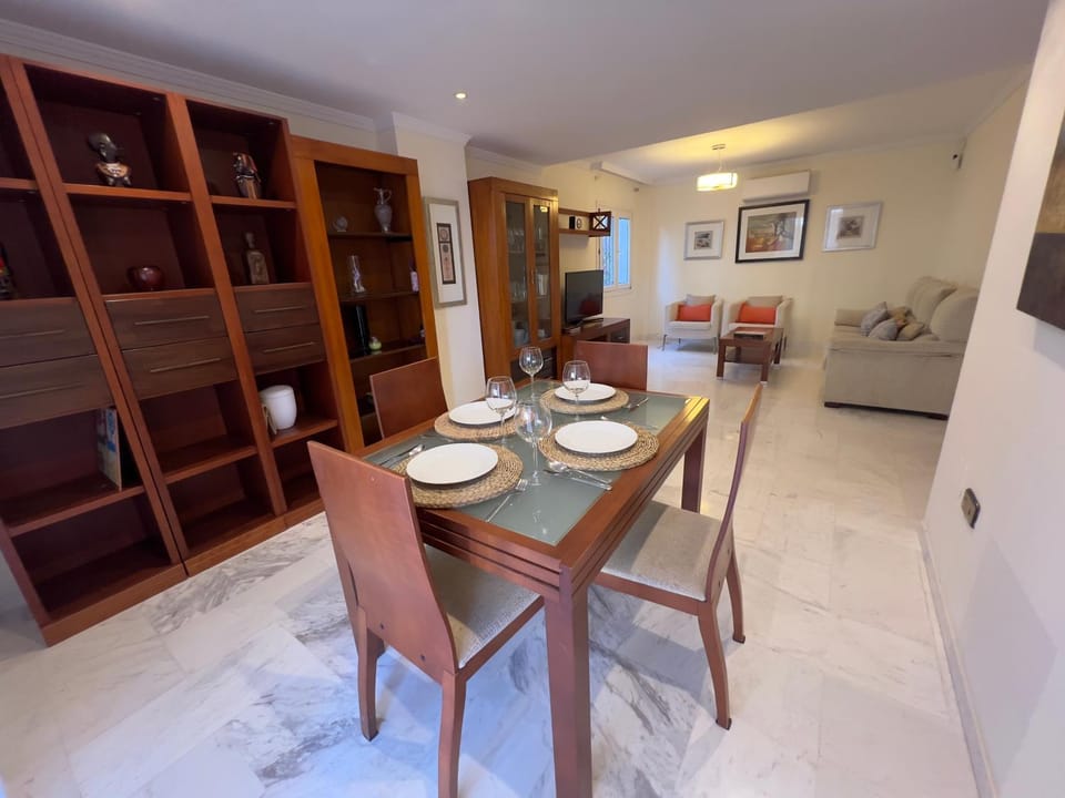 Living room, Dining area