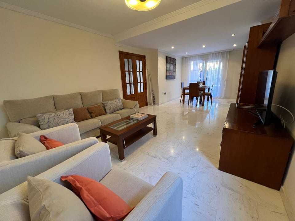 Communal lounge/ TV room, Living room