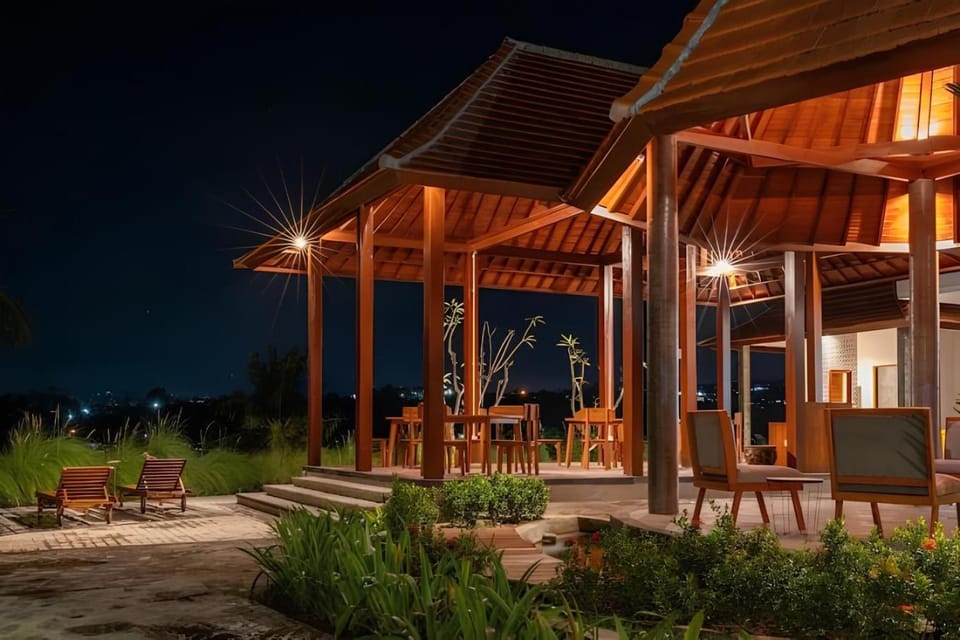 Seating area, Guests, group of guests