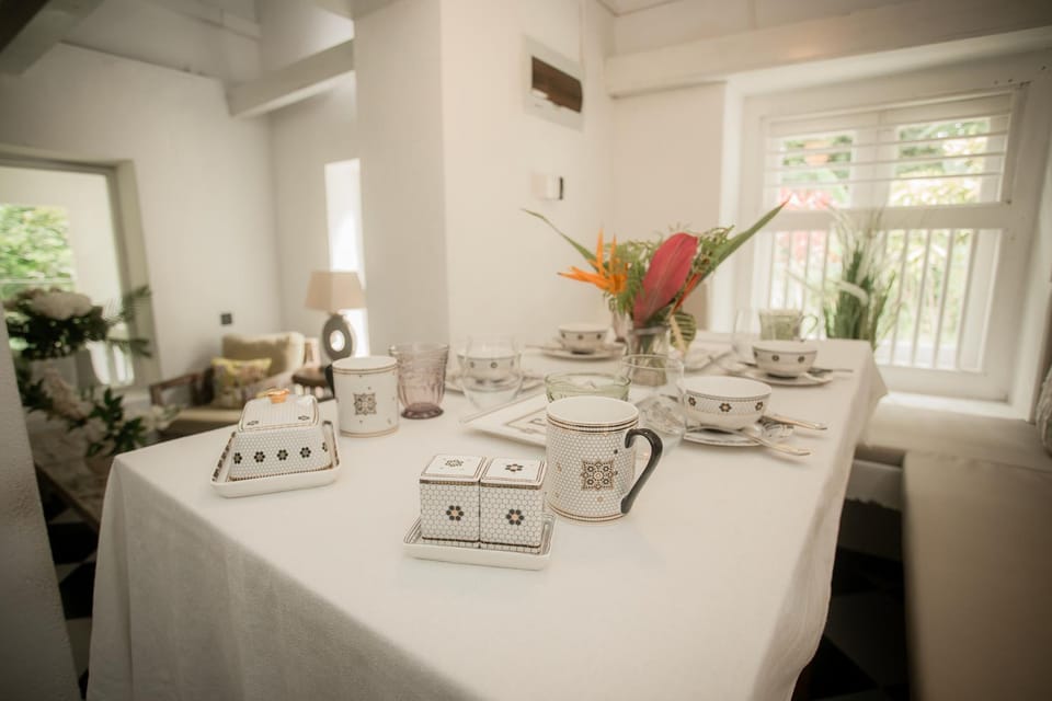 Food and drinks, Dining area, Food