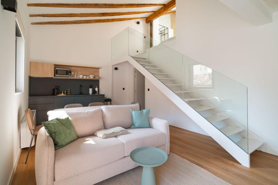 Kitchen or kitchenette, Living room, Seating area