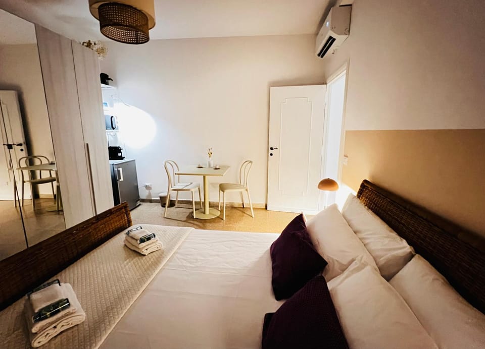 Bed, Bedroom, wardrobe