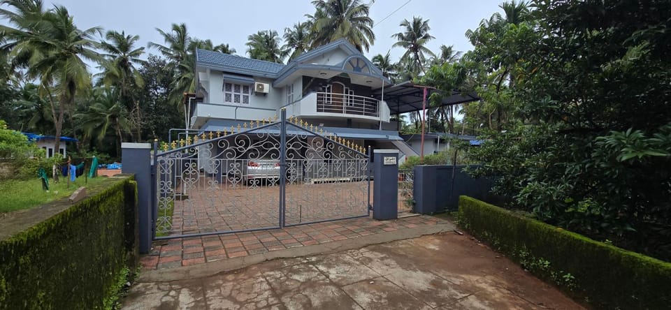 Retreat Beach Houz House in India