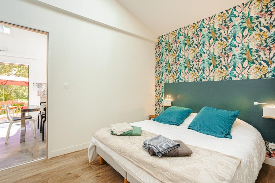 Living room, Bedroom