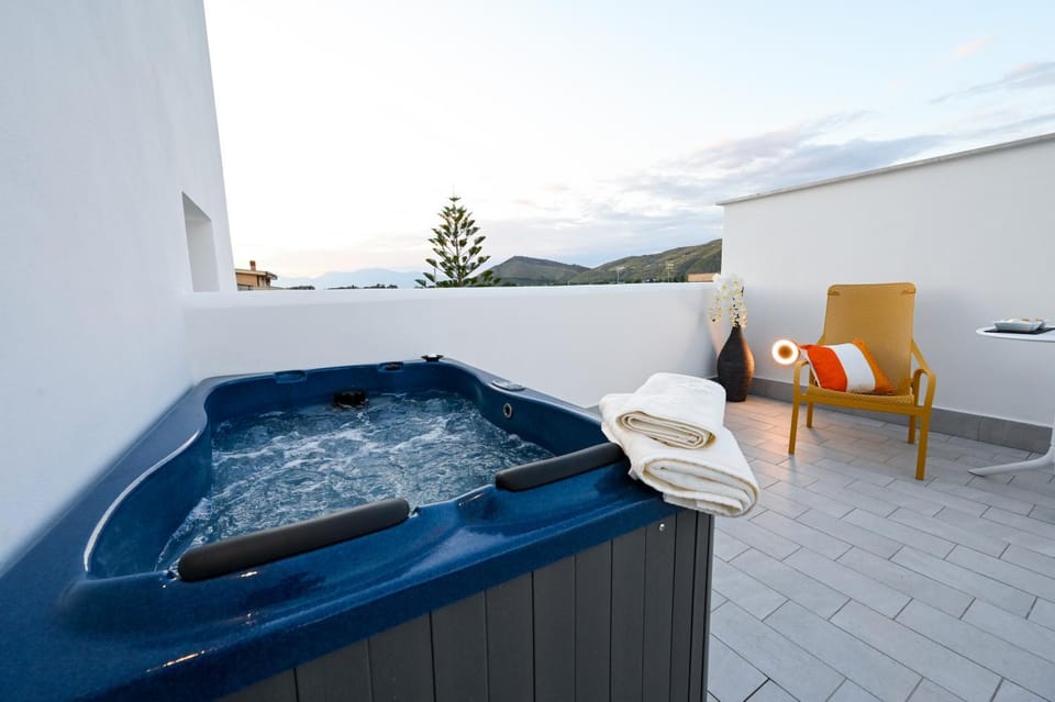 Dimora Domitia - Apartments Apartment hotel in Campania