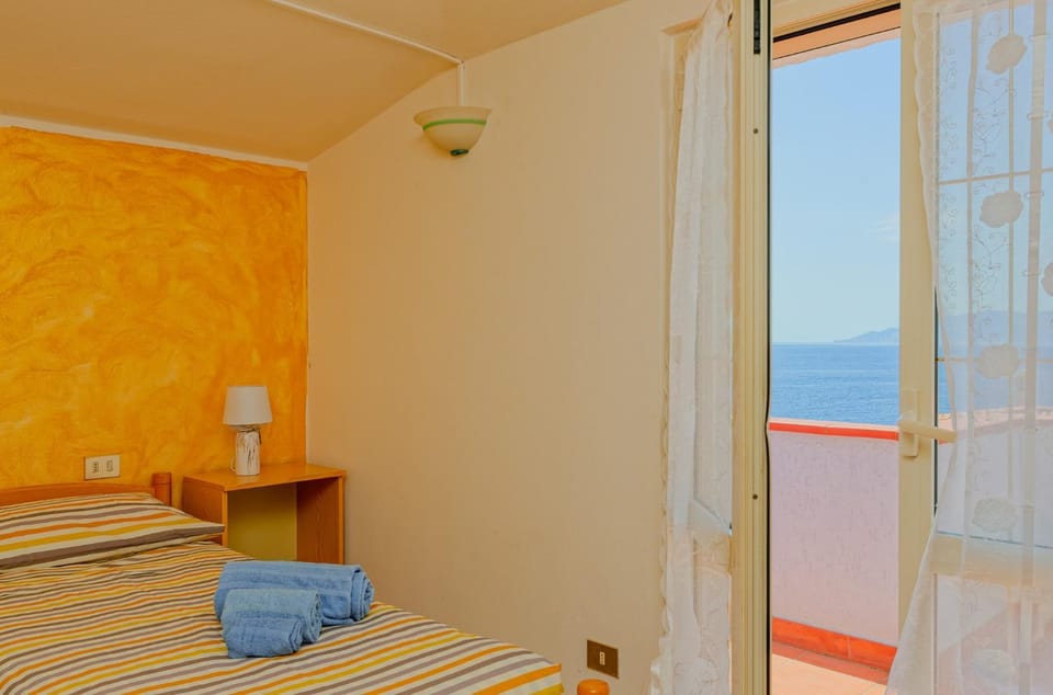 Bed, Photo of the whole room, Bedroom, Sea view
