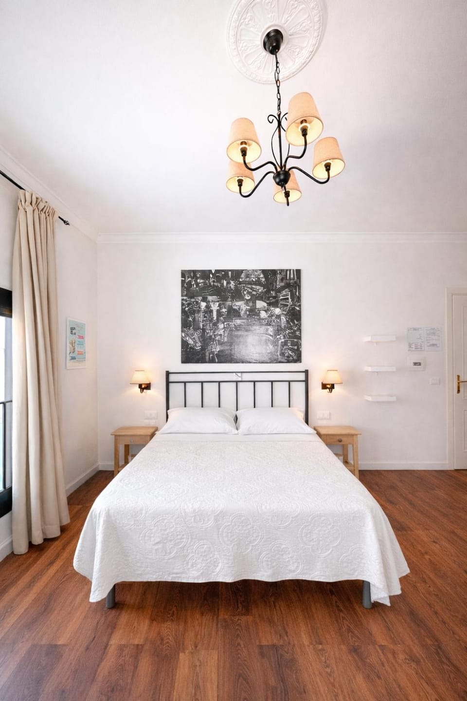 Bed, Photo of the whole room, Bedroom