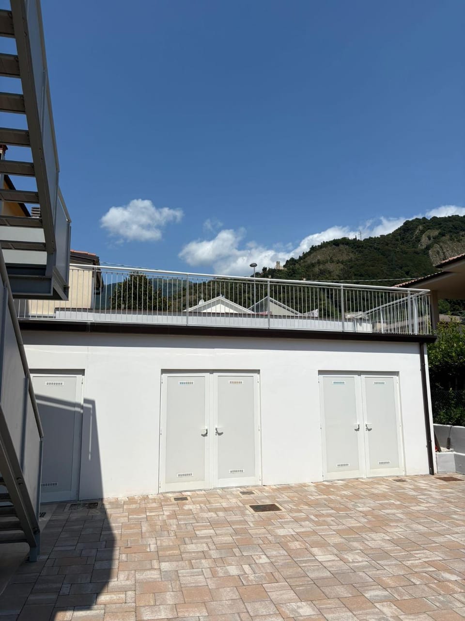 Property building, Balcony/Terrace