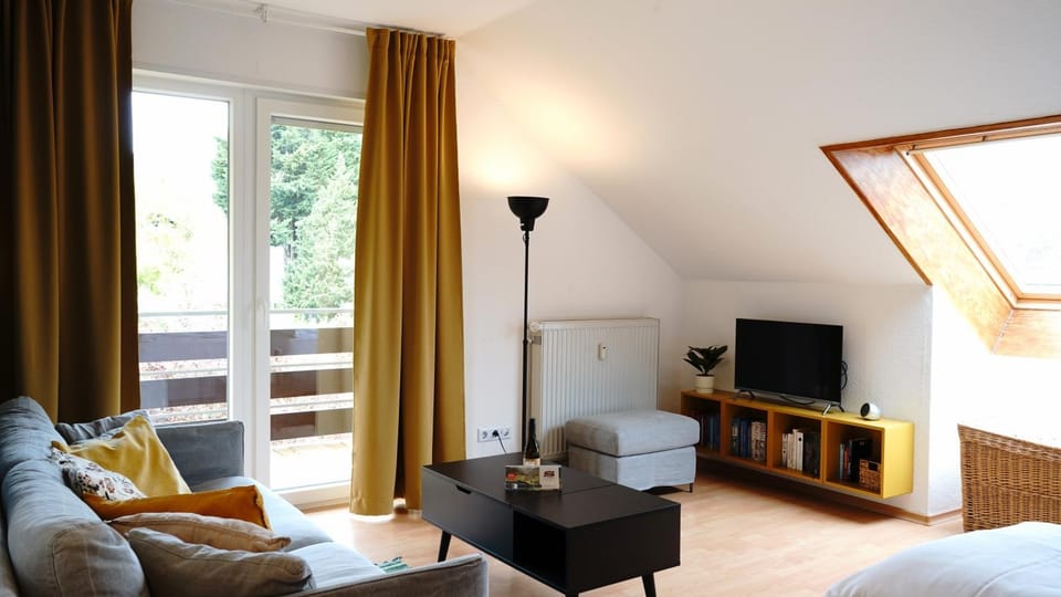 TV and multimedia, Balcony/Terrace, Living room, Bedroom