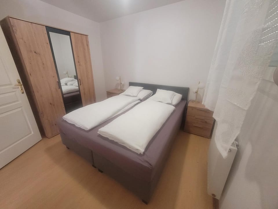 Bed, Bedroom, wardrobe