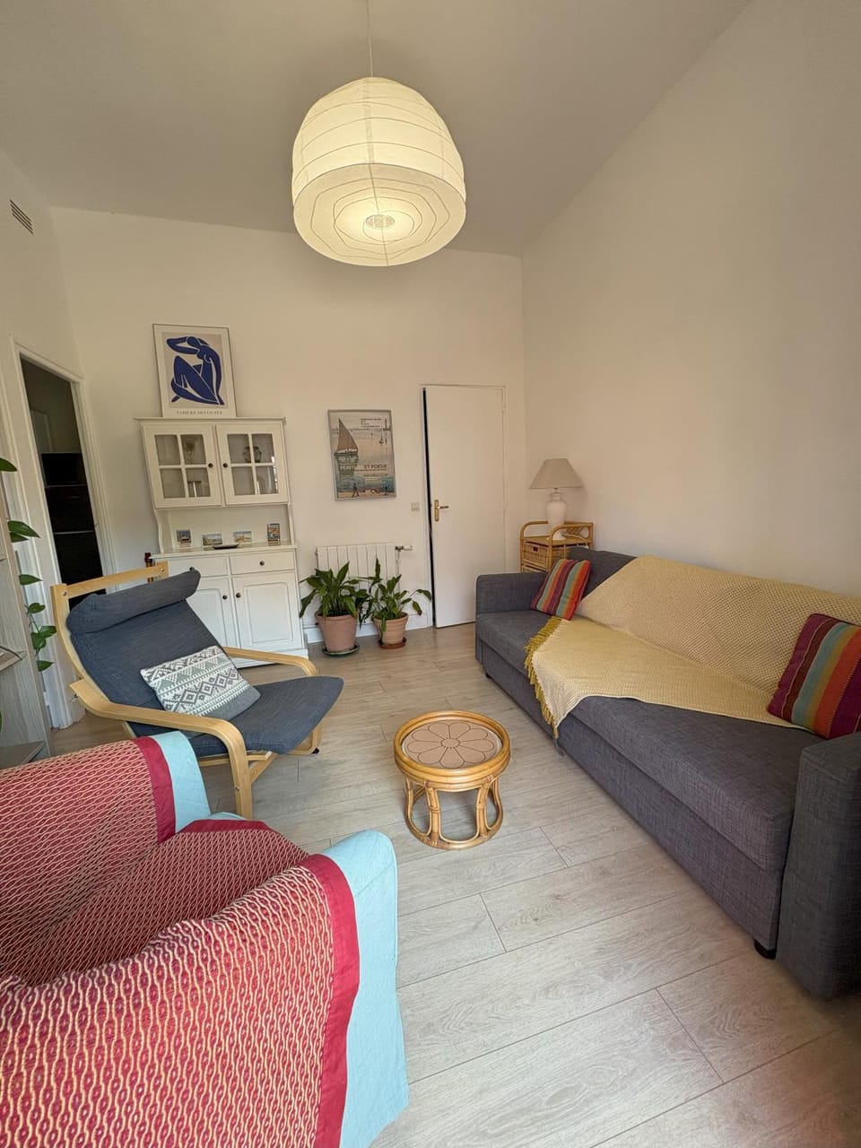Bed, Living room