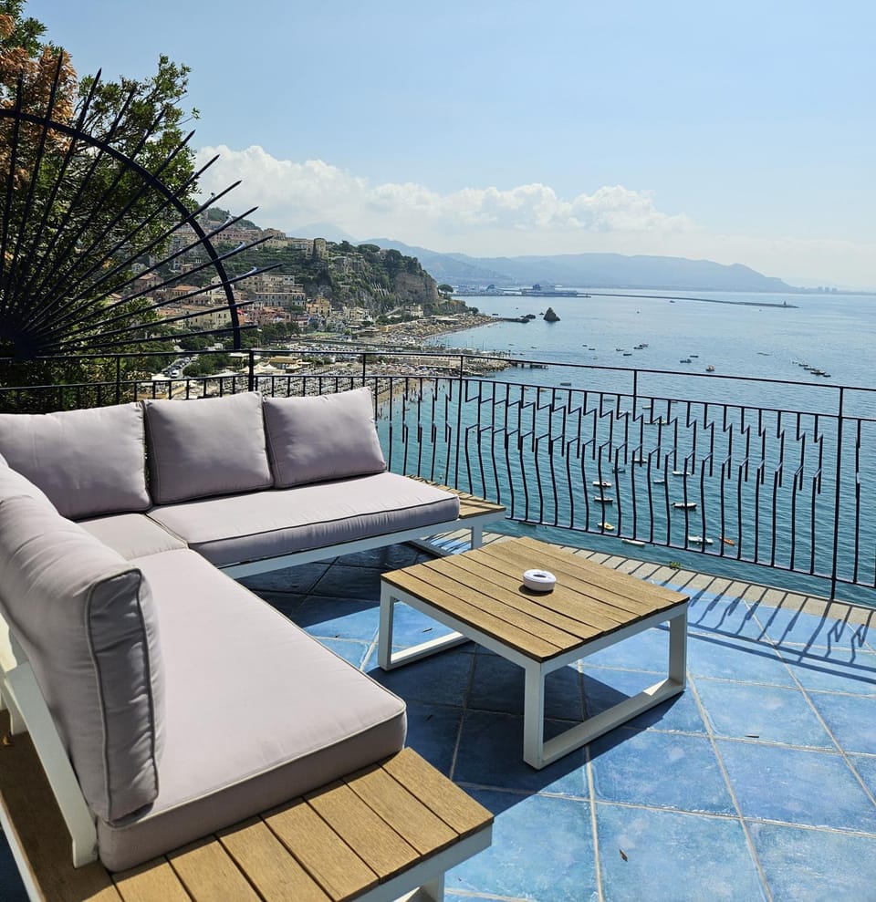 Natural landscape, Balcony/Terrace, Sea view, furniture