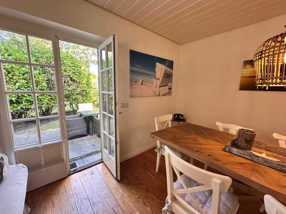 Sky & Sand Homes Austernfischer I 3 Zimmer Wohnung in Reetdachanwesen Hus op de Duen Apartment in Sankt Peter-Ording